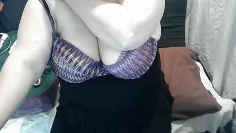 Snapshot of neslihan35 chatting on February 2025 05:19:02 AM neslihan online show from February 2025 05:19:02 AM