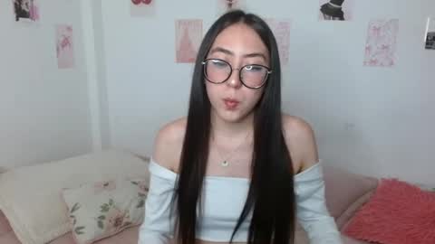 Snapshot of nessaa_ chatting on June 2026 07:58:01 AM Nessa online show from June 2026 07:58:01 AM