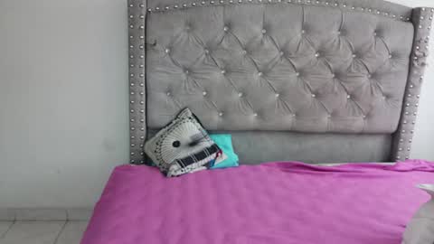 nesuko_kamado online show from October 2025 07:35:02 PM