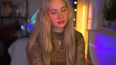 Nika online show from March 2026 09:33:01 PM