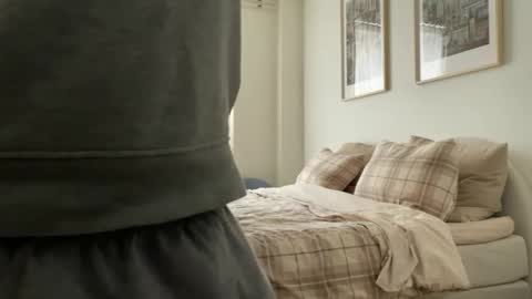 Henry online show from February 2026 12:39:02 PM