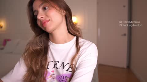 Snapshot of newmollybrooke chatting on September 2025 11:51:01 PM all my links Here online show from September 2025 11:51:01 PM