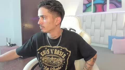 Yeison online show from April 2026 03:01:02 AM