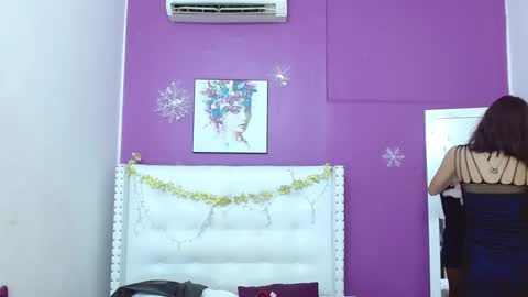 Snapshot of nextdoor_fantasy chatting on December 2024 09:08:02 PM nextdoor_fantasy online show from December 2024 09:08:02 PM