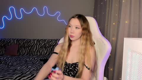 Mina online show from January 2025 01:14:02 PM