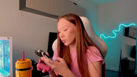 Mina online show from March 2026 08:18:01 AM