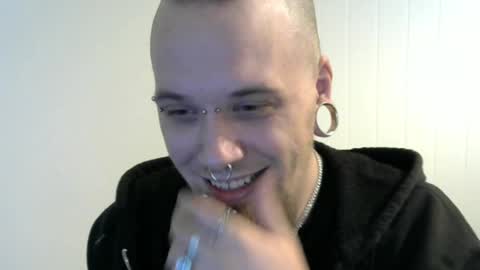 Snapshot of nezvers chatting on February 2025 06:56:01 PM YouPick online show from February 2025 06:56:01 PM