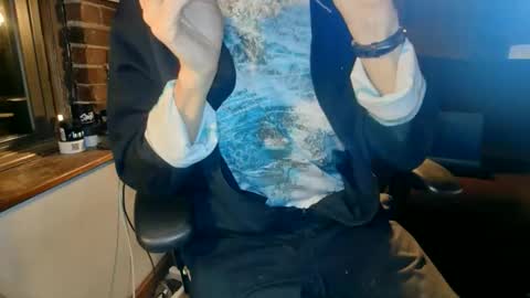 Snapshot of nfgwholoves2cum chatting on November 2025 11:46:01 PM NFG Nice Friendly Guy Dick online show from November 2025 11:46:01 PM