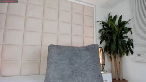 Nia online show from January 2025 01:14:02 PM