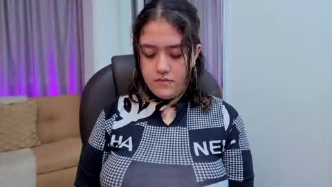 Snapshot of nia_stark chatting on April 2026 08:44:01 PM Estefani online show from April 2026 08:44:01 PM