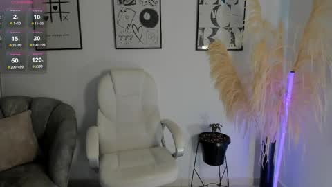 Snapshot of niaevans_x chatting on December 2025 03:07:02 PM Nia online show from December 2025 03:07:02 PM