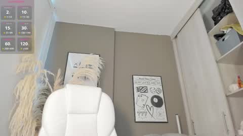 Snapshot of niaevans_x chatting on January 2026 01:13:01 PM Nia online show from January 2026 01:13:01 PM