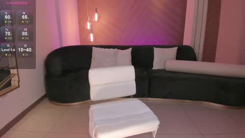 SQUIRTER DOLL    online show from December 2024 10:38:02 PM