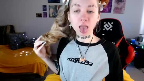 nica_kawaii online show from May 2026 05:25:02 AM