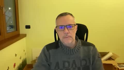 Snapshot of niceshy_71 chatting on December 2025 06:20:02 AM Andrew online show from December 2025 06:20:02 AM