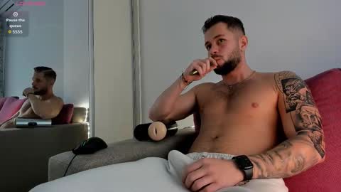 Nicholassx online show from November 2025 11:21:02 AM