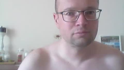 nick1990b online show from April 2026 01:18:01 PM