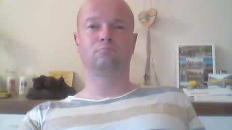 Snapshot of nick1990b chatting on June 2026 06:05:02 PM nick1990b online show from June 2026 06:05:02 PM