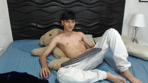 Snapshot of nick_damon chatting on December 2024 01:01:02 AM Nick online show from December 2024 01:01:02 AM