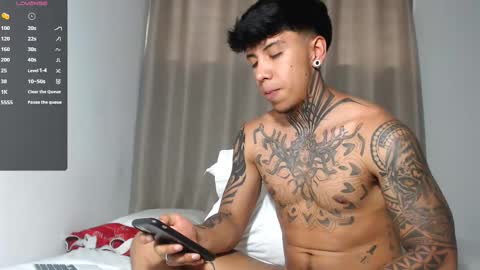 Snapshot of nickhot0609 chatting on February 2025 08:44:01 PM Nickhot0609 online show from February 2025 08:44:01 PM