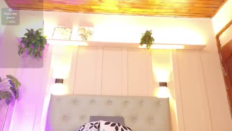 Snapshot of nicki__snow chatting on November 2025 01:44:02 PM Your baby Nicol online show from November 2025 01:44:02 PM