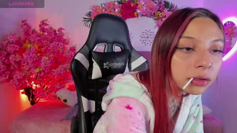 Snapshot of nickie_reed_ chatting on May 2026 11:10:02 PM nickie_reed_ online show from May 2026 11:10:02 PM