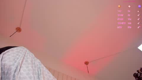 nickiwestt___ online show from June 2026 07:36:01 PM