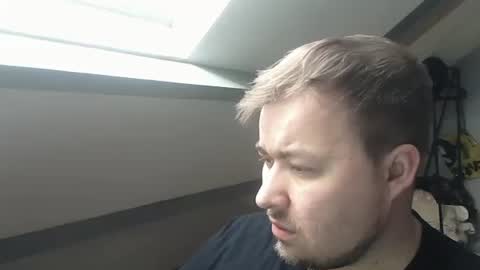 nickoeoeoe online show from March 2026 03:27:01 PM