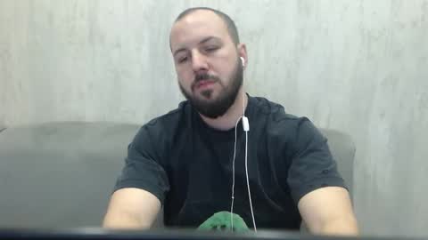 Julian online show from December 2025 12:07:01 AM