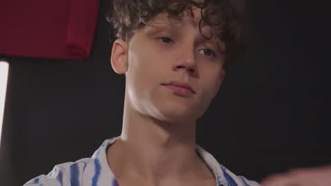 Nicky Neal online show from October 2025 08:50:02 PM