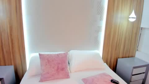 Nicky  online show from November 2025 02:43:02 AM