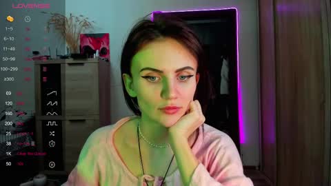 Nicky Weekends online show from February 2025 04:10:02 PM