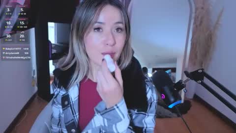 Snapshot of nickywindsor chatting on December 2025 04:23:02 PM Nicky online show from December 2025 04:23:02 PM