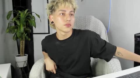 Nico  online show from September 2025 03:53:01 AM