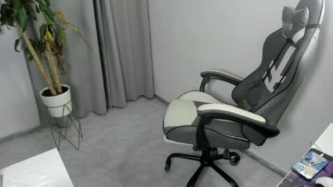 Nico  online show from April 2026 03:09:02 AM