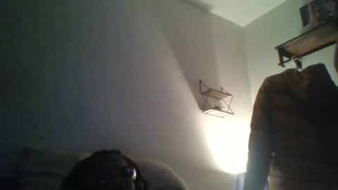 Snapshot of nicocoulombe chatting on April 2026 06:18:01 AM dickson85 online show from April 2026 06:18:01 AM