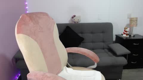 nicole Storm online show from December 2025 10:51:01 PM