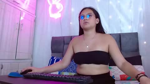 nicol online show from January 2026 08:01:01 PM