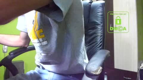 Snapshot of nicolasguy chatting on November 2025 06:02:01 AM L. Nicolas online show from November 2025 06:02:01 AM