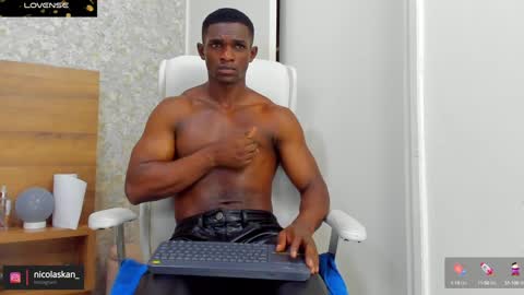 Nicolas online show from December 2024 04:58:01 PM