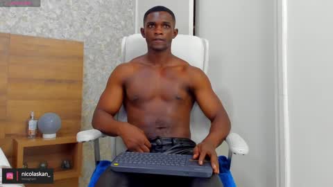 Nicolas online show from December 2024 06:41:02 PM