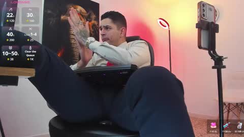 Nicolas Fellener online show from October 2025 04:43:01 AM