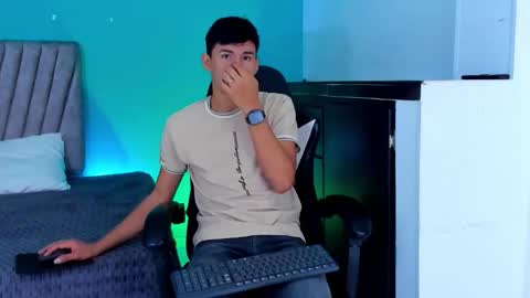 nicolastorres__ online show from February 2026 01:33:02 PM