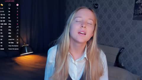 Nicoletta online show from September 2025 05:49:01 PM