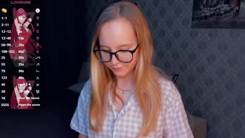 Nicoletta online show from October 2025 06:39:02 PM