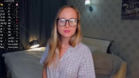 Nicoletta online show from October 2025 05:35:02 PM