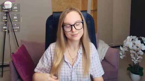 Nicoletta online show from December 2025 07:11:02 PM