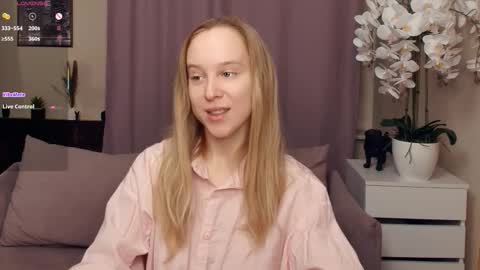 Nicoletta online show from February 2026 07:06:01 PM