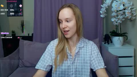 Nicoletta online show from March 2026 06:40:01 PM