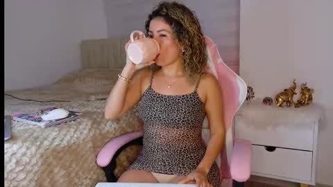 Nicol  online show from January 2026 10:47:01 PM